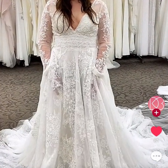 Oleg Cassini wedding dress - Picture 6 of 6